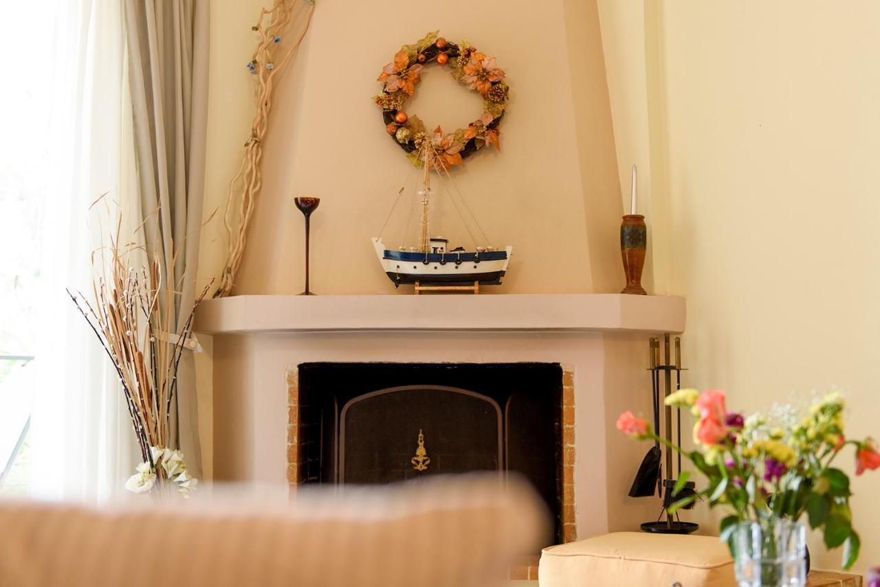 Mother'S House Athena Bagian luar foto